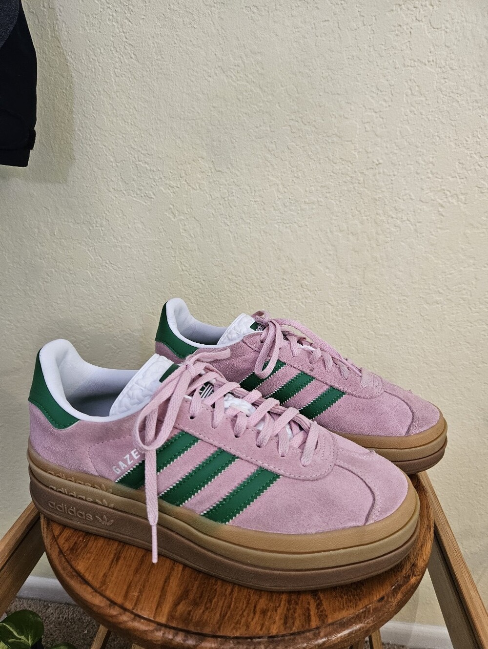 Adidas Pink Suede Gazelle bold Platform sneakers with green stripes Sz 7